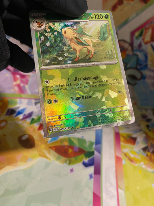 Pokémon Leafeon Pokéball #005 (PRE) - NM/M
