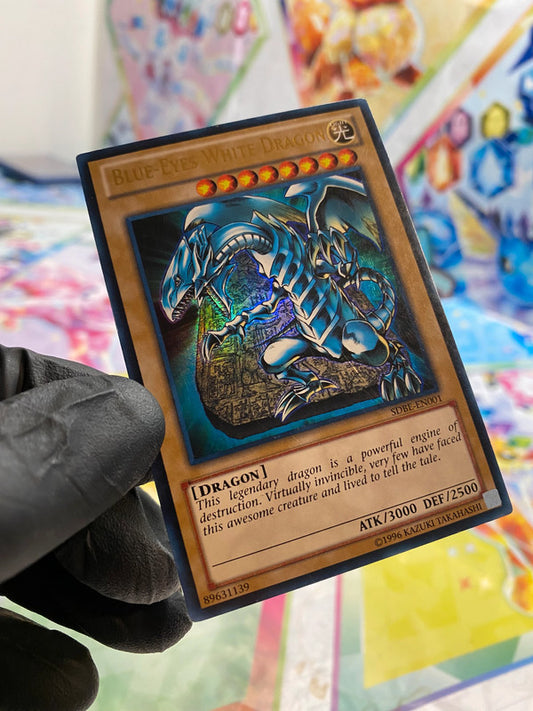Yu-Gi-Oh! Blue-Eyes White Dragon (SDBE-EN001) - GOOD