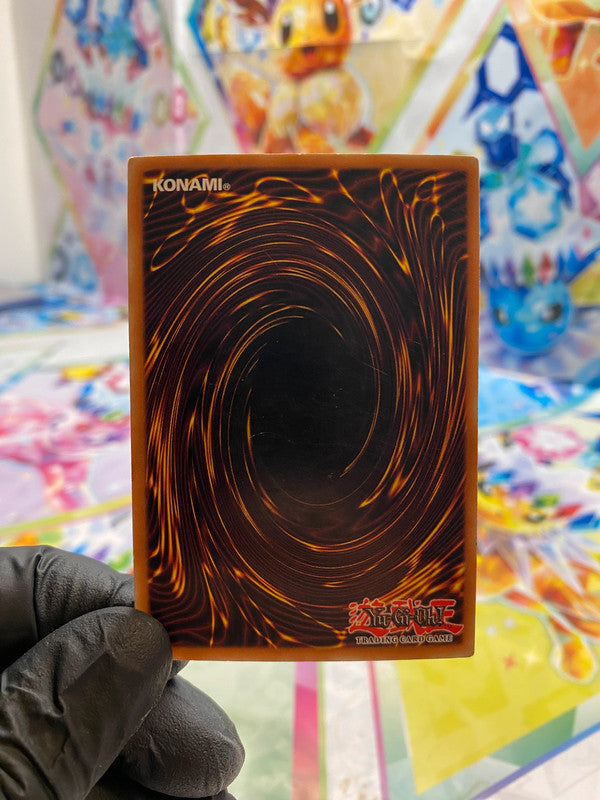 Yu-Gi-Oh! Dark Magician (SYE-001) - GOOD